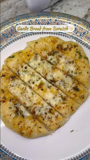 Garlic bread from scratch 🤯 #garlicbread #bread #garlicbutter