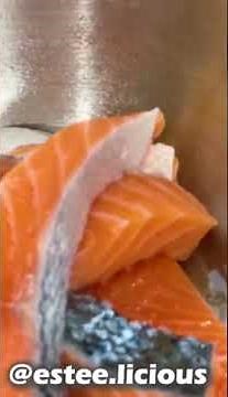 Remove fishy smell from salmon fillets with lemon | How to wash Salmon