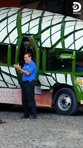 1.1M views · 13K reactions | Martín sorprende a los clientes con un bus en forma de agave ya terminado.  | Discovery en Español | Facebook