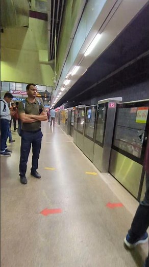 Delhi Metro 🚇 | Hauz Khas Metro Station Tour | Metro Vlog India | Fastest Transport Delhi