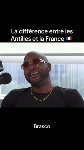 Brasco explique que les Antilles font face à plusieurs problèmes importants : le manque de travail, la vie chère, les inégalités avec la France et la difficulté pour les jeunes de réussir. Il montre aussi que ces difficultés peuvent entraîner de la violence et un mal-être. #violence #antilles #guadeloupe #bandi #france
