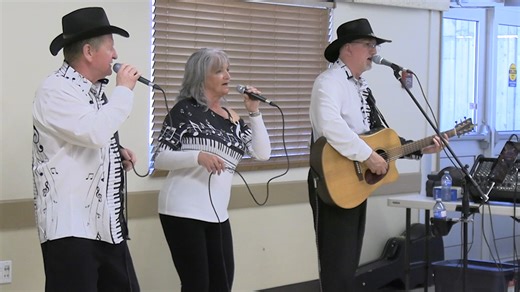 He drinks Tequila,she talks dirty in Spanish. Here's a great song from Lorrie Morgan and Sammy Kershaw ,that is done with lots of pep and fun by Raymond and Pam Gray with help from John Snyder. From John Snyders Concert held on April 28/2024 at the Kinsmen Center in Lower Sackville Nova Scotia. Special guests were Pam and Raymond Gray. www.facebook.com/MikesMusicBlog | Mike Blackburn - Music Videographer