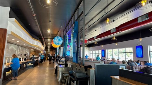 New buffet style restaurant opens in Springfield while popular chicken, fish eatery reopens