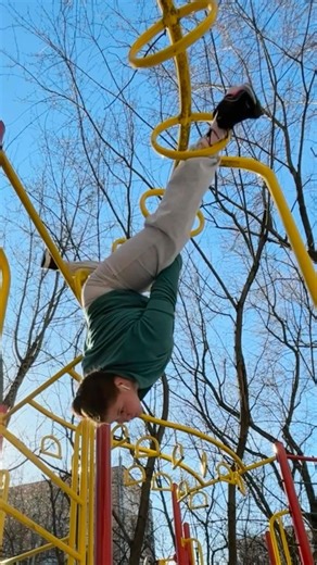 #streetworkout #calisthenicsworkout #acrobat #sunshine #mobilitytraining #split #gymnast #sports