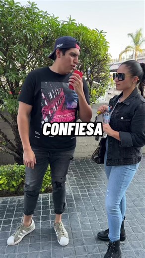 ¿Por qué le das piña a tu novio? Descubre el significado