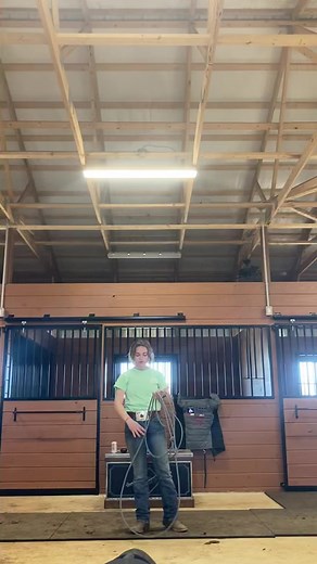 Lessons from TTR: Talking about how to properly pull your slack. This can be detrimental to the health and safety of you and your horse. Be prepared #thetoriroberto #toriroberto #ttr #thettr #rodeo #roper #breakaway #breakawayroping #breakawayroper #training #greenscreenvideo #DanceWithTurboTax #rodeotok #rodeotok #horse #barrelracer #horsetok #viral #foryourpage #fypシ #fyp #foryou #foryoupageofficiall #tiktok #teamroping #horsetraining