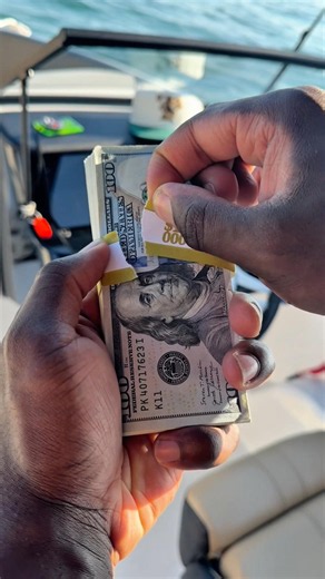 When your pockets carry more than loose change, the Rast Wallet is what you need.