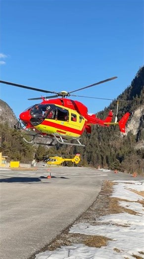 Martin 8 Take Off #airbushelicopters #helicopter #airrescue #ec145 #austria #shorts #aviation