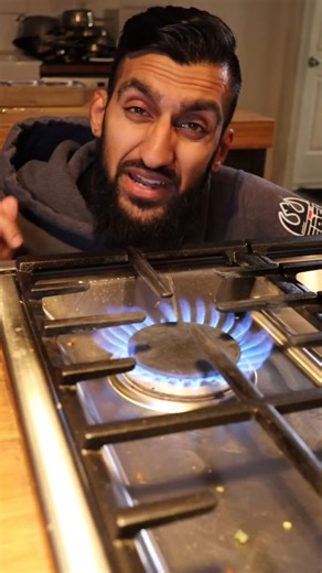 Bilal Bhatti 🇨🇦 on Instagram: "Is this even safe to eat? 🔥 #propane #gasstove #marshmallow"