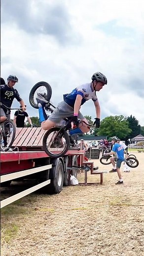 When Your Chain Snaps at the Worst Moment 😬