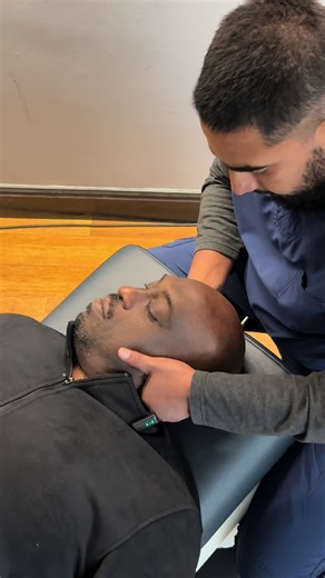 Satisfying neck release 😮‍💨🔊 📍 Chiropractic Lakeline Mall 11200 Lakeline Mall Dr Cedar Park, TX 78613 📞 Call/Text: 512-962-1500 Follow for more: @chiro.lm #chiropractor #neckpain #austin #chiropractic #chiropracticasmr