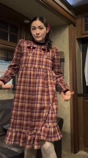 The . Slasher . Effect ↖️ on Instagram: "➡️ Isabelle Fuhrman behind the scenes of ‘ORPHANS’ aka #orphan3 🩸 #orphan #isabellefuhrman #williambrentbell #davidcoggeshall #horror #thriller #orpans"