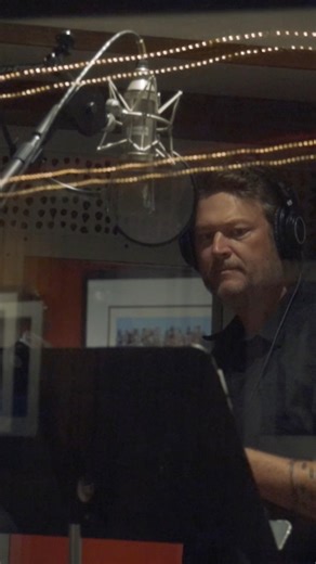 1M views · 24K reactions | The record wouldn't be complete without Gwen Stefani... listen to "Hangin' On" off of "For Recreational Use Only" now!!!! https://blakeshelton.lnk.to/ForRecreationalUseOnly | Blake Shelton | Facebook