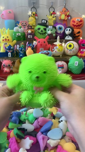 Green challenge #fyp#fidgets #fidgettoys #trendt #satisfying #satisfyingvideo #simpledimple