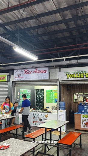 Masarap na Fried Rice gamit ang Wok sa Palengke ng Sto. Tomas! Chao Fan with Lechon Kawali 🍴 Rice Avenue 📍 2F Palengke Palengke Sto. Tomas Commercial Center 🕘 8AM to 8PM 📞 09667508147 09914641726 May roon din sila sa mismong harap ng Palengke sa Sto. Tomas. 📍 Sto, Tomas Public Market 🕘 3PM to 10PM Dalawa pwesto nila. Isa sa 2nd Floor ng Palengke Palengke at isa dun sa mga streetfoods sa may unahan na parking ng Public Market. Daming flavor na masasarap na fried rice at definitelt mga must 