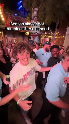 This was crazy to watch #fyp #bensonboone #newmusic