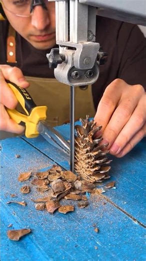 DIY Nightstand Made from Pine Cones, Wood and Epoxy Resin
