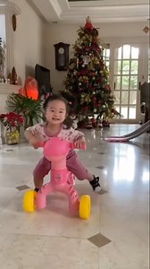 🎅🌲Dino Trike with Musical and Sound Effects 🛵🦖 🛵DINOSAUR-THEMED TRIKE FOR TODDLER 🛵 Now kids can ride their very own dino trike. Comes with 4 dino sound effects, 8 songs, and 6 unique sound effects. 🛵 FOR HOURS OF ACTIVE PLAY - Kids will enjoy playing indoors and outdoors on this fun trike, that has tight steering and is easy to control. Spin the handle to have more space for storage. 🛵 SAFE AND STURDY - Features a wide front wheelbase and an oversized rear wheel that make it tough, bala