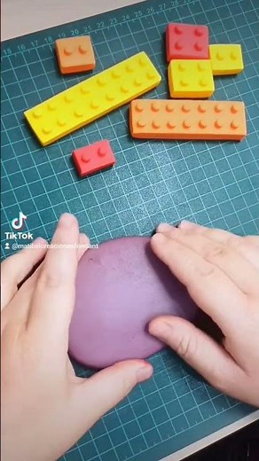 Perfect fondant Legos without molds! #fondant #cakedecorating #legos #sugarart