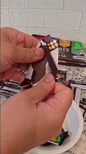 Harry Potter Chocolate Reveal | GalaGusto: Hershey's Bag Unboxing