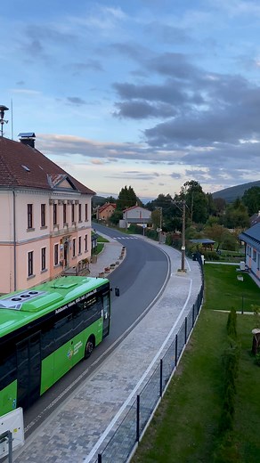 101K views · 698 reactions | Dnešní výjezd do Jiřetína pod Jedlovou na padlý drát vysokého napětí, z kterého se kouří. | Hasiči Horní Podluží | Facebook