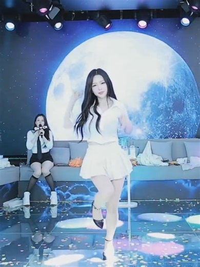 Exploring K-Pop Fancams with PandaClass