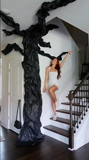 Spooky Tree using only 2 items! #halloween #halloweencrafts #spookyseason #halloweendecorations #diy