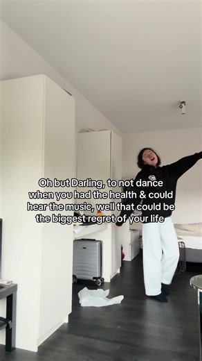 I will be always talking about how we should do daily single dancing session in our house. It will make your life so much more enjoyable #dancing_time #dance #alonetime #positivity #viral