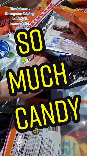 THEY THROW AWAY SO MUCH!! NO WONDER THEY'RE GOING BANKRUPT 🤣 #DONATEDONTDUMP #TRASHED #TRASHPANDA #SCORE #WASTED #WASTE #DUMPSTERDIVER #DUMPSTERDIVINGMAMA #GOODFIND #DUMPSTERDIVING #WOW #WASTEFUL