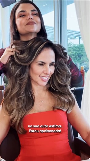 Day Monik on Instagram: "Extensão pode ser segura, confortável, sem danos, coceira ou qualquer outro incômodo! Venha colocar o seu cabelo com quem entende! Extensão pela tricologista @daymunik , mechas por @wendellhairdesign 🧜🏼‍♀️"
