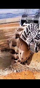 439K views · 4K reactions | “The World’s Largest Machine Ever Built | Bagger 293 | A German Engineering Miracle That Can Move Mountains” #Bagger293 #BiggestMachine #EngineeringWonder #GiantMachine #MiningMachine #fblifestyle | facts tv 91 | Facebook