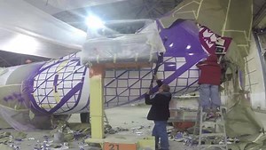 This flashback Friday video is a fun one, featuring a time lapse of the painting of our first ʻOhana by Hawaiian® ATR-42 turboprop aircraft. The livery, inspired by a traditional Hawaiian fabric called kapa, was designed by renowned Hilo artist Sig Zane Designs and his son, Kūhaʻo. | Hawaiian Airlines