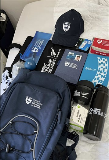 quick unboxing manaaki kit after a nap, so eepy #studyabroad #scholarship #masterdegree #fyp #manaakinewzealandscholarship