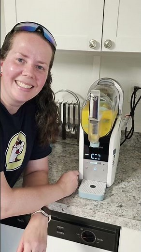 Pampered Chef Freezy Fun Machine!So many uses! Slushies🥤, Soft-Serve 🍦#pamperedchef #frozendrinks