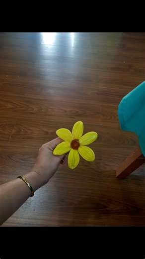 Practice making another flower using fuzzy wire😊 #gumamela #rose #antorium #gerbera #sunflower #fuzzywire | Jane Fernandez
