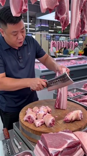 Pig Butchery Process 🐷 Fast & Clean Knife Work. ep682 #Cooking #shorts @FoodisFoodie