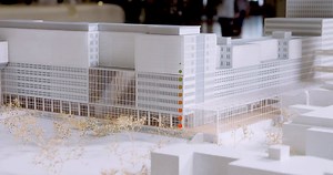 31K views · 146 reactions | Het nieuwe Erasmus MC zit vol innovaties en slimme verbeteringen. Daarom hebben wij meer dan één advertentie of social post nodig om uit te leggen wat er verandert! Komende weken staan dan ook helemaal in het teken van de campagne rondom de nieuwbouw. Houd onze social kanalen in de gaten voor unieke voorproefjes van het nieuwe Erasmus MC. Alvast een kijkje nemen? In de film stellen we het ziekenhuis van de 21e eeuw aan u voor: | Erasmus MC | Facebook