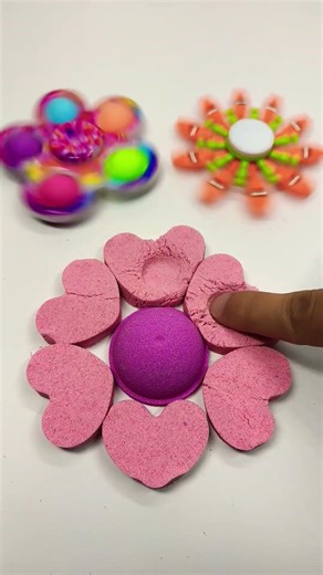 Kineticsand Heart Satisfying Pop it Fidget Asmr! #satisfying #kineticsand #asmr #fidget #shorts