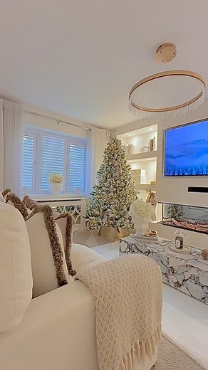 46K views · 17K reactions | 懶 Happy Tuesday 懶 Media wall painted...