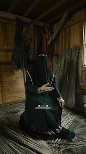 Karara sa Sesed: Habi ng nakaraan, Kulay ng Kultura ay Ibandila. From Barangay Pindolanan in Buadipuso Buntong, Amina T. Barazar started weaving sesed at just 13 years old. Her hands may have been young at the time, but her heart carried a tradition that had been passed down for generations. This is more than just weaving, it’s heritage, patience, and love woven into every thread. Karara sa Sesed isn’t just a mat; it’s a true masterpiece of Meranaw culture. Before each mat is made, the sesed is 