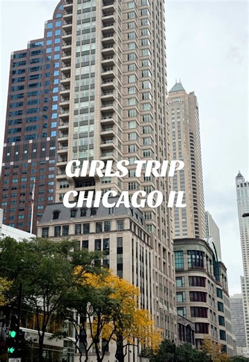 Fall Weekend Getaway with Long-Distance Friends in Chicago