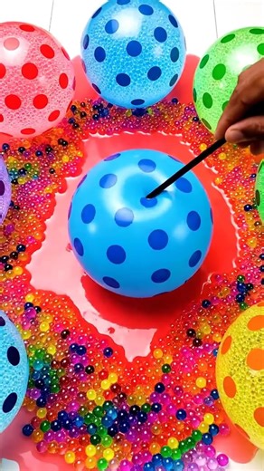 “Color Explosion! Polka Dot Balloons Popping Satisfying ASMR 💧”
