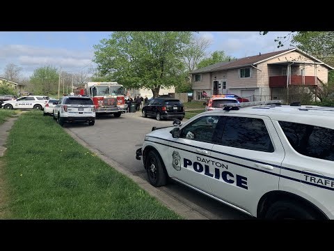 1 injured after being shot in car with 2 kids inside; Gunman wanted | WHIO-TV
