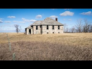 The Lonely Houses of Saskatchewan : A vanishing world