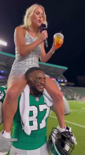 She really likes that football player #football #cheerleader