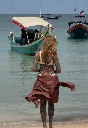Fluent Beach Vibes: Embrace the Coastal Lifestyle