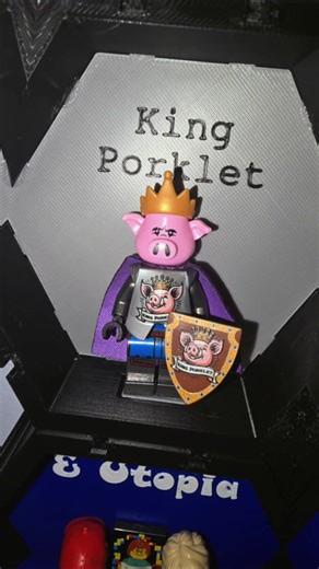 One of my favorite parts of this hobby is collecting sigfigs and connecting with other LEGO collectors 🤝 Every sigfig tells a story — shows, trades, friendships, and moments in the community. I’m always down to trade sigfigs with fellow collectors, whether you’re just starting out or deep into the game. I also design and build custom displays for my collection (and others 👀). It’s all about showing these figs some respect instead of letting them live in a drawer. If you’re interested in tradin