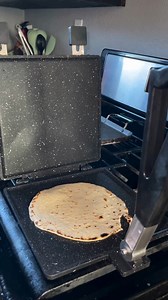 79K views · 542 reactions | Simplify your cooking and explore new recipes with our versatile press pan. Visit our website www.presapan.com to order #PresaPanLove #FreshlyMade #KitchenEssentials #presapan #viralvideo #yummyfood #foodchallenge #trendingposts #trendingnow #fypシ゚ #kitchen #fypシ゚viralシ #trendingtiktokviral #tortilla #trendingvideo #smashburgerrecipe #burger #foodies #smashburger #foodie | Presa Pan | Facebook