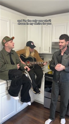 singing "I'm The Only One" w/ ‪@melissaetheridge‬ & ‪@AnthonyGargiula‬ 🎸#singing #melissaetheridge