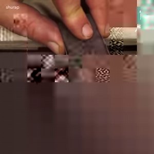 Ce couteau en acier damas est fabriqué avec des mètres ruban et des lames de cutter ! | Demotivateur Atelier